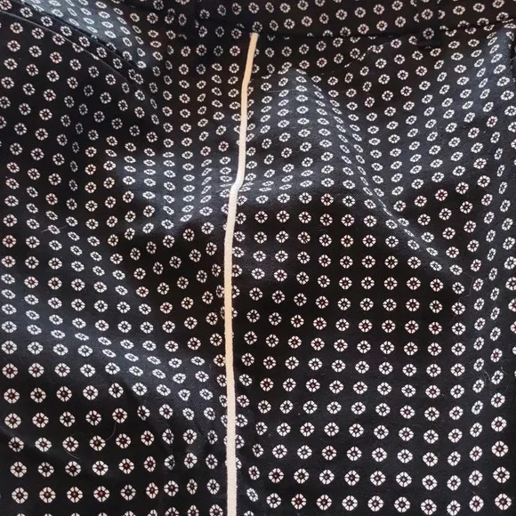 Old Navy Black Pants Size 6 - Picture 3 of 5